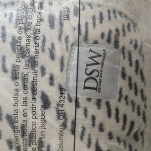 DSW Geo-Print Plush Throw Blanket in Cream and Gray